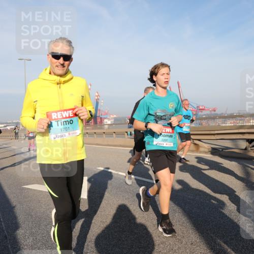03.10.2025 - Köhlbrandbrückenlauf Yannick Fuchs http://msf.ph/oto/9175788 03.10.2025 08:45:41 Position 2 1701, 3200, 3201 meine-sportfotos.de