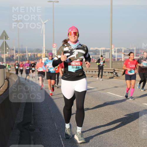 03.10.2025 - Köhlbrandbrückenlauf Yannick Fuchs http://msf.ph/oto/9175793 03.10.2025 08:45:41 Position 2 13 meine-sportfotos.de