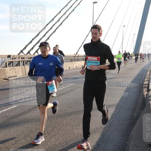 03.10.2025 - Köhlbrandbrückenlauf Yannick Fuchs http://msf.ph/oto/9175800 03.10.2025 08:24:55 Position 1  meine-sportfotos.de