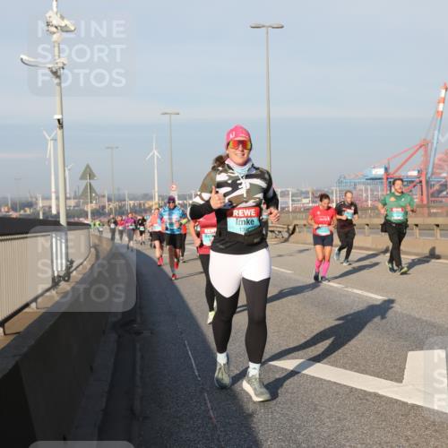 03.10.2025 - Köhlbrandbrückenlauf Yannick Fuchs http://msf.ph/oto/9175802 03.10.2025 08:45:42 Position 2 139 meine-sportfotos.de