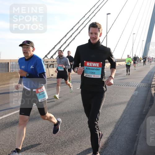 03.10.2025 - Köhlbrandbrückenlauf Yannick Fuchs http://msf.ph/oto/9175808 03.10.2025 08:24:55 Position 1 269, 1368 meine-sportfotos.de