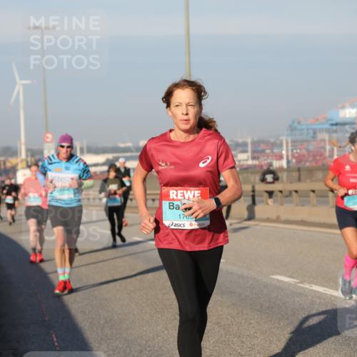03.10.2025 - Köhlbrandbrückenlauf Yannick Fuchs http://msf.ph/oto/9175817 03.10.2025 08:45:43 Position 2 1705, 3793 meine-sportfotos.de