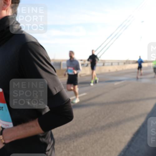 03.10.2025 - Köhlbrandbrückenlauf Yannick Fuchs http://msf.ph/oto/9175818 03.10.2025 08:24:55 Position 1  meine-sportfotos.de
