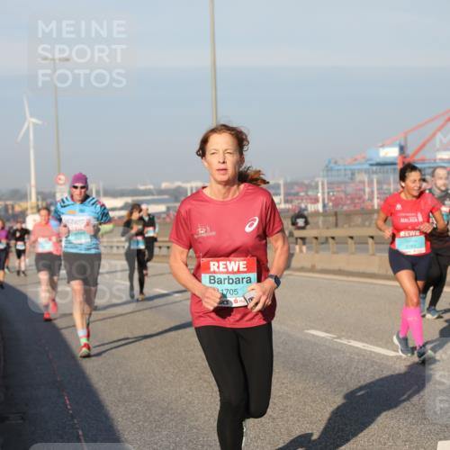 03.10.2025 - Köhlbrandbrückenlauf Yannick Fuchs http://msf.ph/oto/9175820 03.10.2025 08:45:43 Position 2 1705, 3793 meine-sportfotos.de