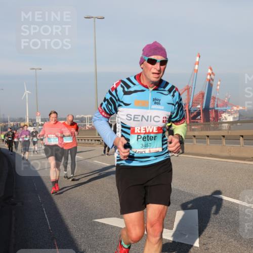 03.10.2025 - Köhlbrandbrückenlauf Yannick Fuchs http://msf.ph/oto/9175859 03.10.2025 08:45:47 Position 2 3457 meine-sportfotos.de