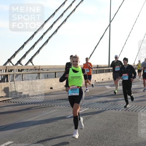 03.10.2025 - Köhlbrandbrückenlauf Yannick Fuchs http://msf.ph/oto/9175864 03.10.2025 08:25:01 Position 1 2024, 56, 3454 meine-sportfotos.de