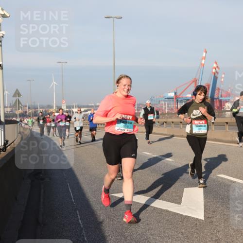03.10.2025 - Köhlbrandbrückenlauf Yannick Fuchs http://msf.ph/oto/9175881 03.10.2025 08:45:49 Position 2 3210, 2471 meine-sportfotos.de
