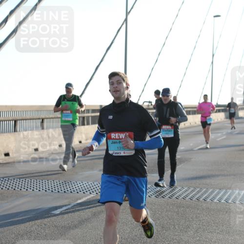 03.10.2025 - Köhlbrandbrückenlauf Yannick Fuchs http://msf.ph/oto/9175963 03.10.2025 08:25:16 Position 1 16, 1316 meine-sportfotos.de