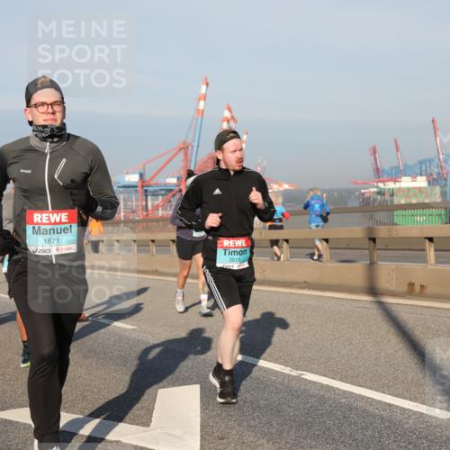 03.10.2025 - Köhlbrandbrückenlauf Yannick Fuchs http://msf.ph/oto/9175978 03.10.2025 08:45:58 Position 2 1871, 3515 meine-sportfotos.de