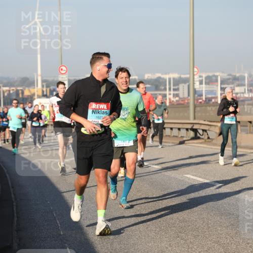 03.10.2025 - Köhlbrandbrückenlauf Yannick Fuchs http://msf.ph/oto/9176008 03.10.2025 08:46:02 Position 2 1621, 1362 meine-sportfotos.de