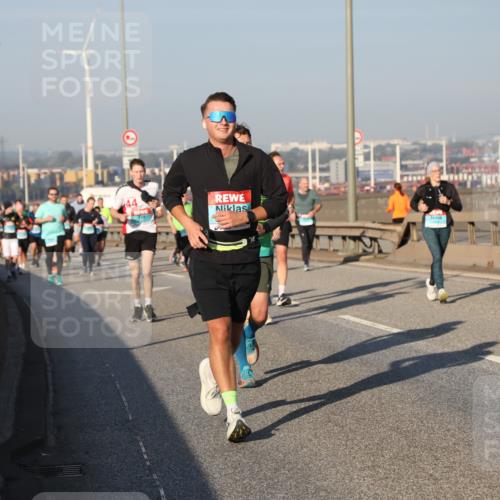 03.10.2025 - Köhlbrandbrückenlauf Yannick Fuchs http://msf.ph/oto/9176010 03.10.2025 08:46:02 Position 2 44 meine-sportfotos.de