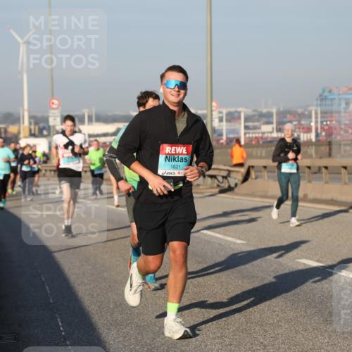 03.10.2025 - Köhlbrandbrückenlauf Yannick Fuchs http://msf.ph/oto/9176018 03.10.2025 08:46:02 Position 2 1621 meine-sportfotos.de