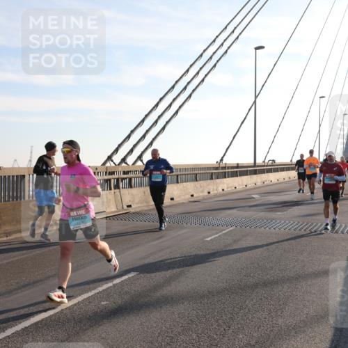 03.10.2025 - Köhlbrandbrückenlauf Yannick Fuchs http://msf.ph/oto/9176021 03.10.2025 08:25:20 Position 1 1826 meine-sportfotos.de