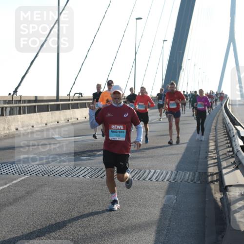 03.10.2025 - Köhlbrandbrückenlauf Yannick Fuchs http://msf.ph/oto/9176026 03.10.2025 08:25:21 Position 1 1033 meine-sportfotos.de
