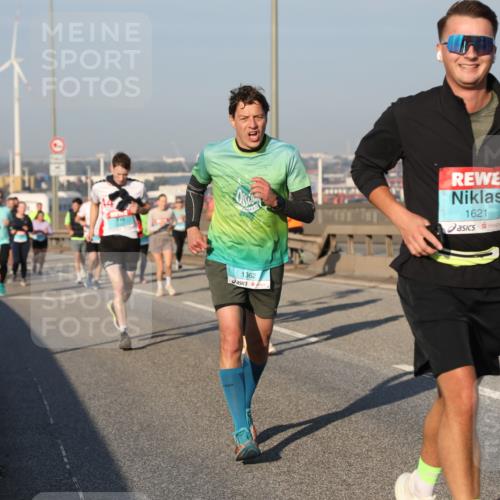 03.10.2025 - Köhlbrandbrückenlauf Yannick Fuchs http://msf.ph/oto/9176029 03.10.2025 08:46:03 Position 2 1362, 1621 meine-sportfotos.de