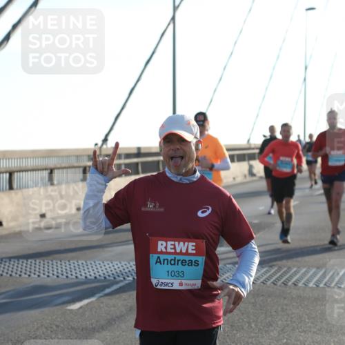 03.10.2025 - Köhlbrandbrückenlauf Yannick Fuchs http://msf.ph/oto/9176042 03.10.2025 08:25:22 Position 1 1033 meine-sportfotos.de