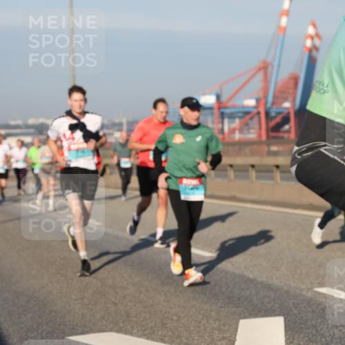 03.10.2025 - Köhlbrandbrückenlauf Yannick Fuchs http://msf.ph/oto/9176043 03.10.2025 08:46:06 Position 2  meine-sportfotos.de