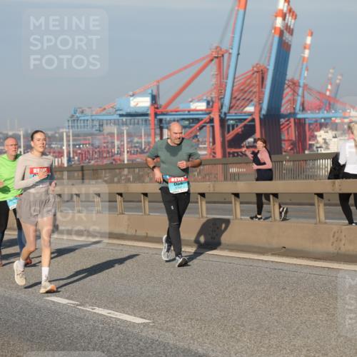 03.10.2025 - Köhlbrandbrückenlauf Yannick Fuchs http://msf.ph/oto/9176073 03.10.2025 08:46:09 Position 2  meine-sportfotos.de