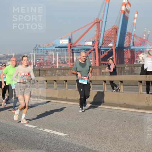 03.10.2025 - Köhlbrandbrückenlauf Yannick Fuchs http://msf.ph/oto/9176076 03.10.2025 08:46:09 Position 2  meine-sportfotos.de
