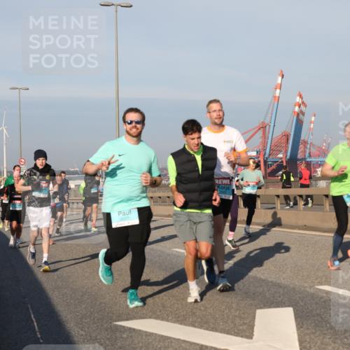 03.10.2025 - Köhlbrandbrückenlauf Yannick Fuchs http://msf.ph/oto/9176095 03.10.2025 08:46:12 Position 2 2077 meine-sportfotos.de