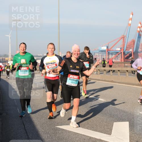 03.10.2025 - Köhlbrandbrückenlauf Yannick Fuchs http://msf.ph/oto/9176127 03.10.2025 08:46:16 Position 2 3186, 1272 meine-sportfotos.de