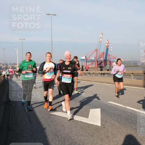 03.10.2025 - Köhlbrandbrückenlauf Yannick Fuchs http://msf.ph/oto/9176131 03.10.2025 08:46:17 Position 2 1314, 1272, 1654 meine-sportfotos.de