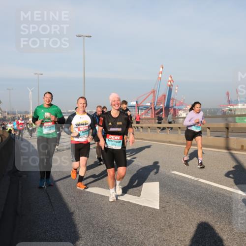 03.10.2025 - Köhlbrandbrückenlauf Yannick Fuchs http://msf.ph/oto/9176133 03.10.2025 08:46:17 Position 2 1314, 1272, 1654 meine-sportfotos.de