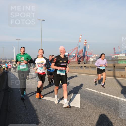 03.10.2025 - Köhlbrandbrückenlauf Yannick Fuchs http://msf.ph/oto/9176136 03.10.2025 08:46:17 Position 2 131 meine-sportfotos.de