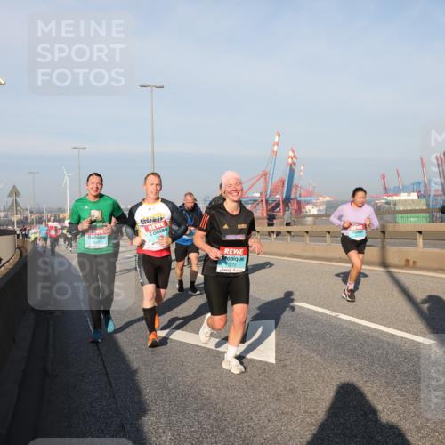 03.10.2025 - Köhlbrandbrückenlauf Yannick Fuchs http://msf.ph/oto/9176139 03.10.2025 08:46:17 Position 2 13, 1272 meine-sportfotos.de