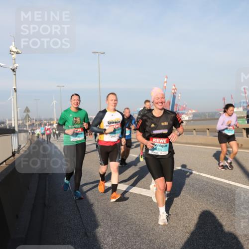 03.10.2025 - Köhlbrandbrückenlauf Yannick Fuchs http://msf.ph/oto/9176142 03.10.2025 08:46:17 Position 2 272 meine-sportfotos.de
