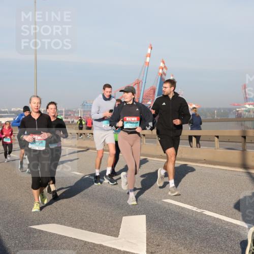 03.10.2025 - Köhlbrandbrückenlauf Yannick Fuchs http://msf.ph/oto/9176157 03.10.2025 08:46:20 Position 2 1487 meine-sportfotos.de