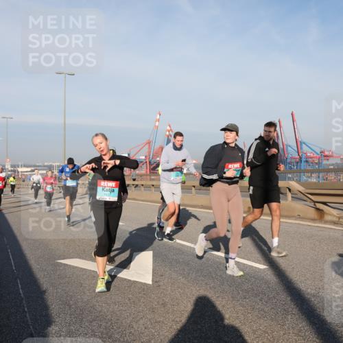 03.10.2025 - Köhlbrandbrückenlauf Yannick Fuchs http://msf.ph/oto/9176176 03.10.2025 08:46:21 Position 2 1627 meine-sportfotos.de