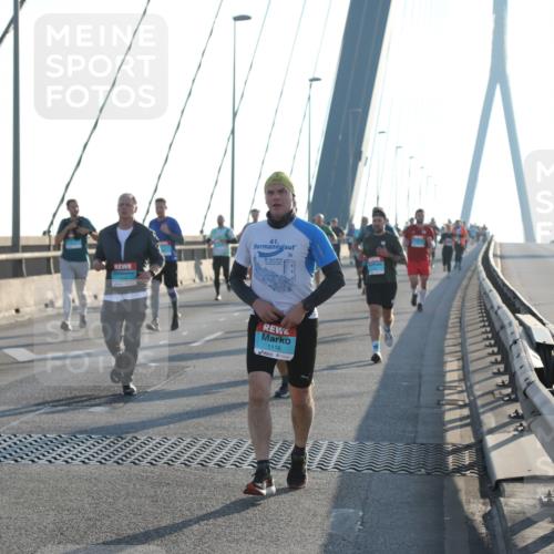 03.10.2025 - Köhlbrandbrückenlauf Yannick Fuchs http://msf.ph/oto/9176185 03.10.2025 08:25:36 Position 1 1116 meine-sportfotos.de