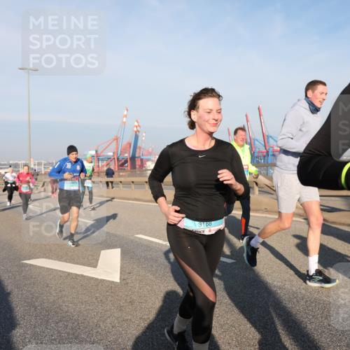 03.10.2025 - Köhlbrandbrückenlauf Yannick Fuchs http://msf.ph/oto/9176195 03.10.2025 08:46:22 Position 2 3168 meine-sportfotos.de