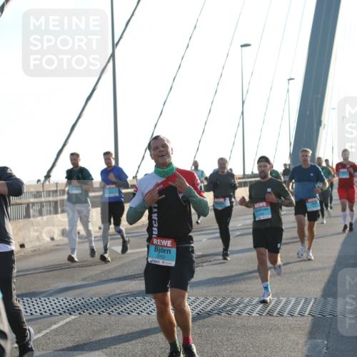 03.10.2025 - Köhlbrandbrückenlauf Yannick Fuchs http://msf.ph/oto/9176213 03.10.2025 08:25:38 Position 1 3053 meine-sportfotos.de