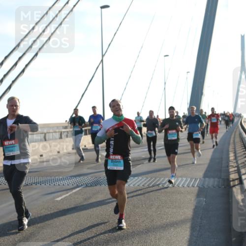 03.10.2025 - Köhlbrandbrückenlauf Yannick Fuchs http://msf.ph/oto/9176216 03.10.2025 08:25:38 Position 1 1334, 3053 meine-sportfotos.de