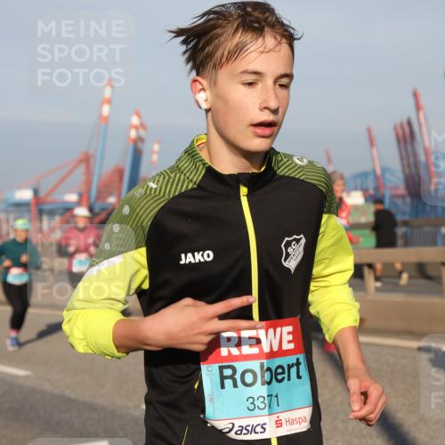 03.10.2025 - Köhlbrandbrückenlauf Yannick Fuchs http://msf.ph/oto/9176225 03.10.2025 08:46:28 Position 2 3371 meine-sportfotos.de