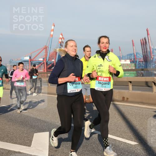 03.10.2025 - Köhlbrandbrückenlauf Yannick Fuchs http://msf.ph/oto/9176246 03.10.2025 08:46:32 Position 2 41, 1640, 20, 25, 1417, 1915 meine-sportfotos.de