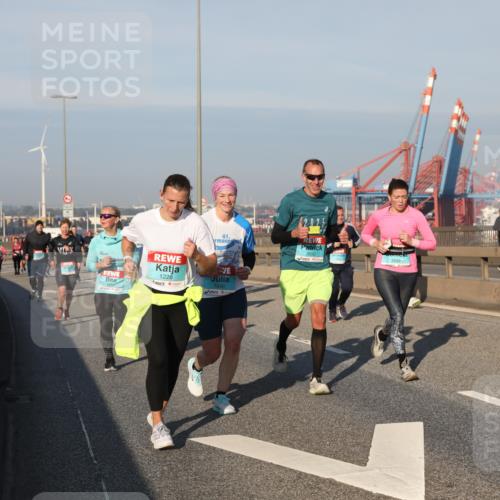03.10.2025 - Köhlbrandbrückenlauf Yannick Fuchs http://msf.ph/oto/9176255 03.10.2025 08:46:32 Position 2 3550, 3549, 41, 2025, 1228, 1640, 18 meine-sportfotos.de