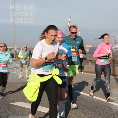 03.10.2025 - Köhlbrandbrückenlauf Yannick Fuchs http://msf.ph/oto/9176269 03.10.2025 08:46:33 Position 2 1514, 1228, 25, 0, 50, 3549 meine-sportfotos.de