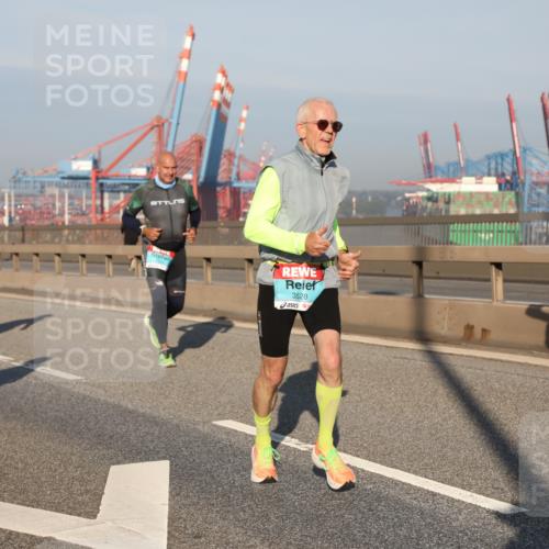 03.10.2025 - Köhlbrandbrückenlauf Yannick Fuchs http://msf.ph/oto/9176297 03.10.2025 08:46:36 Position 2 3528 meine-sportfotos.de