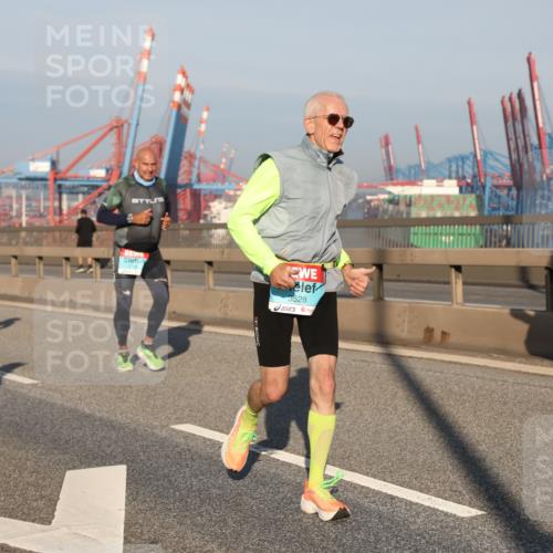 03.10.2025 - Köhlbrandbrückenlauf Yannick Fuchs http://msf.ph/oto/9176300 03.10.2025 08:46:36 Position 2 3528, 3326 meine-sportfotos.de