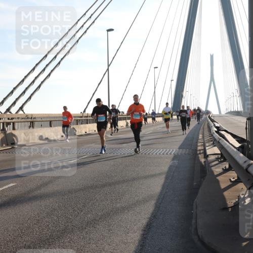 03.10.2025 - Köhlbrandbrückenlauf Yannick Fuchs http://msf.ph/oto/9176308 03.10.2025 08:25:46 Position 1  meine-sportfotos.de