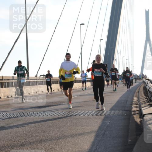 03.10.2025 - Köhlbrandbrückenlauf Yannick Fuchs http://msf.ph/oto/9176328 03.10.2025 08:25:49 Position 1 1208 meine-sportfotos.de