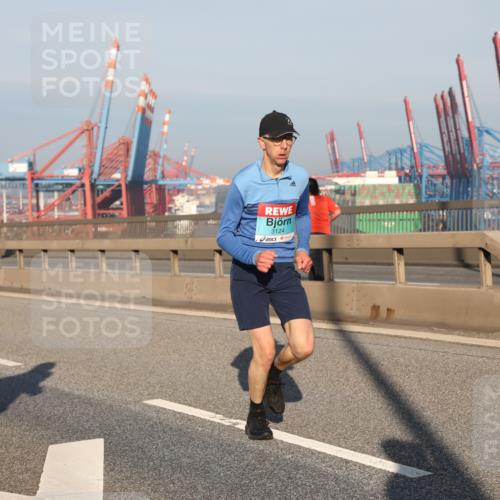 03.10.2025 - Köhlbrandbrückenlauf Yannick Fuchs http://msf.ph/oto/9176335 03.10.2025 08:46:39 Position 2 3124 meine-sportfotos.de