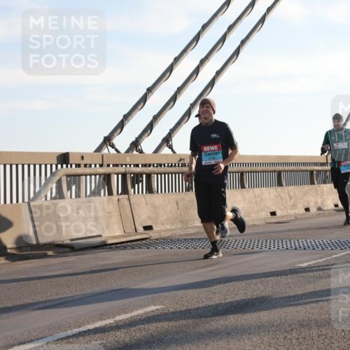 03.10.2025 - Köhlbrandbrückenlauf Yannick Fuchs http://msf.ph/oto/9176339 03.10.2025 08:25:49 Position 1 3139 meine-sportfotos.de