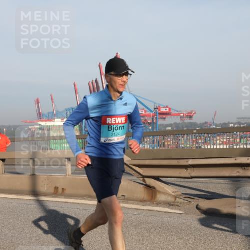 03.10.2025 - Köhlbrandbrückenlauf Yannick Fuchs http://msf.ph/oto/9176343 03.10.2025 08:46:40 Position 2 3124, 118 meine-sportfotos.de