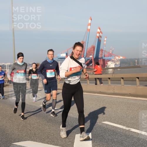 03.10.2025 - Köhlbrandbrückenlauf Yannick Fuchs http://msf.ph/oto/9176357 03.10.2025 08:46:42 Position 2 1455 meine-sportfotos.de