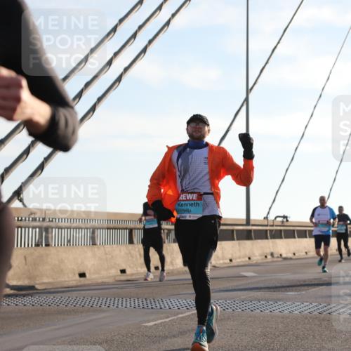 03.10.2025 - Köhlbrandbrückenlauf Yannick Fuchs http://msf.ph/oto/9176372 03.10.2025 08:25:52 Position 1 08, 6, 3164 meine-sportfotos.de
