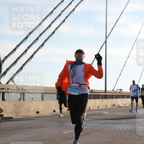 03.10.2025 - Köhlbrandbrückenlauf Yannick Fuchs http://msf.ph/oto/9176375 03.10.2025 08:25:52 Position 1 3164 meine-sportfotos.de